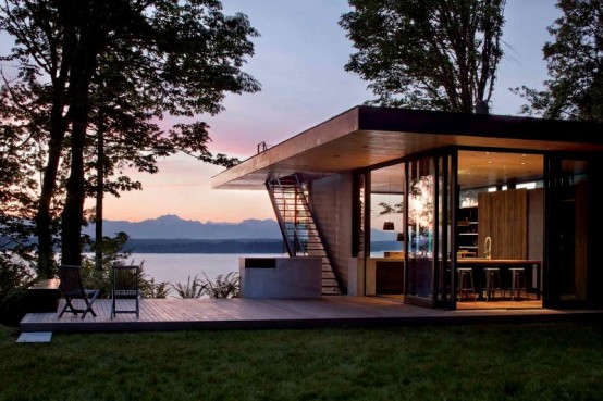 House On The Lake With Modern Architecture