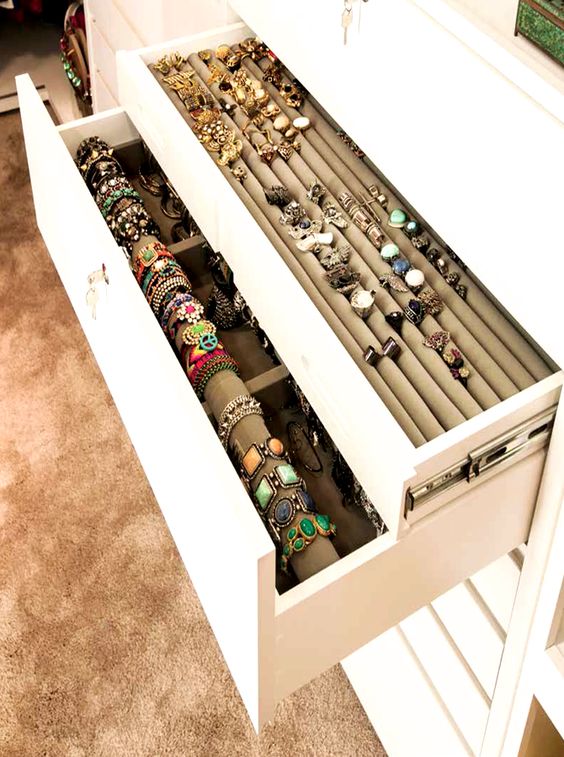 How to organize your jewelry in a comfy way ideas  13