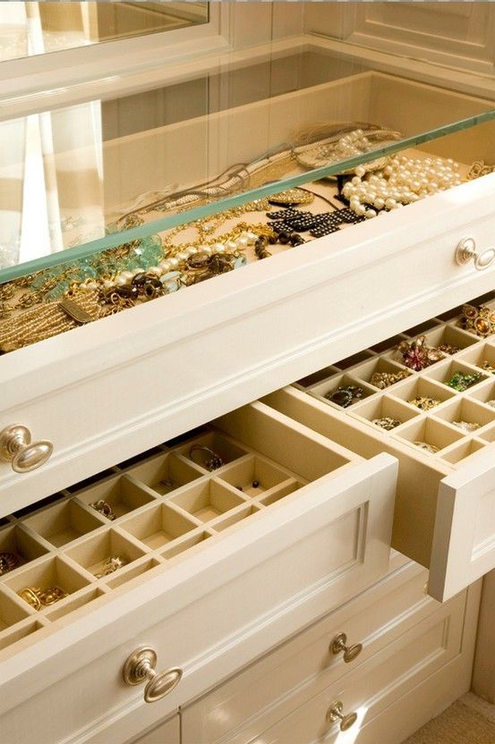 How to organize your jewelry in a comfy way ideas  18