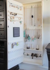 how-to-organize-your-jewelry-in-a-comfy-way-ideas-23