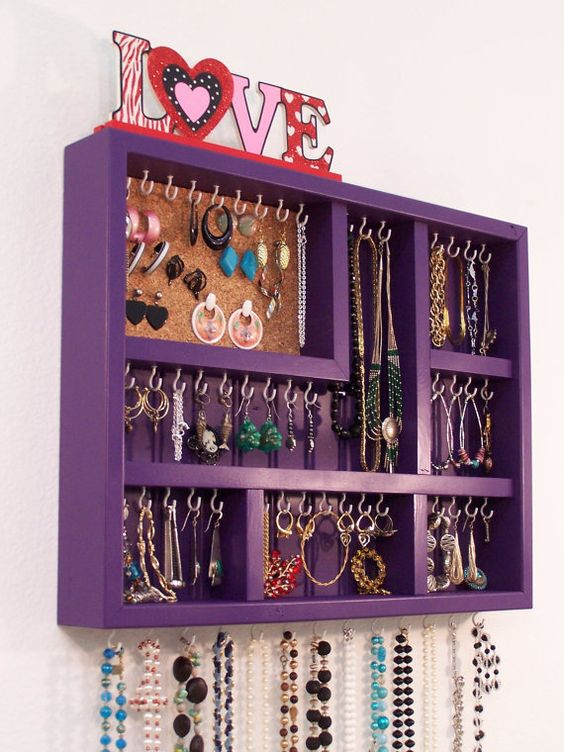 How to organize your jewelry in a comfy way ideas  26