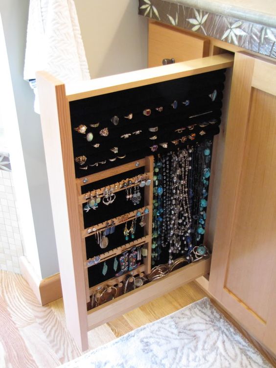 How to organize your jewelry in a comfy way ideas  39