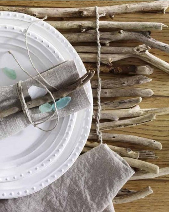 a driftwood placemat is a nice decoration for a beach tablescape