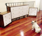 an elegant Tarva hack with dark stained sides, white drawers with ring pulls is very chic