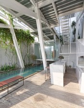 leaning-rumah-miring-house-with-minimalist-decor-4