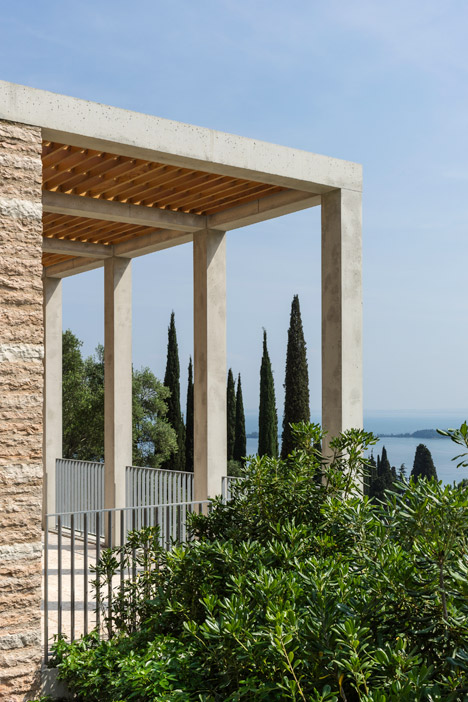 Luxurious Holiday Villa Design Eden On Lake Garda