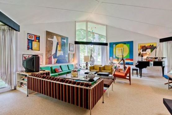 Mid Century House With A Stunning Color Scheme
