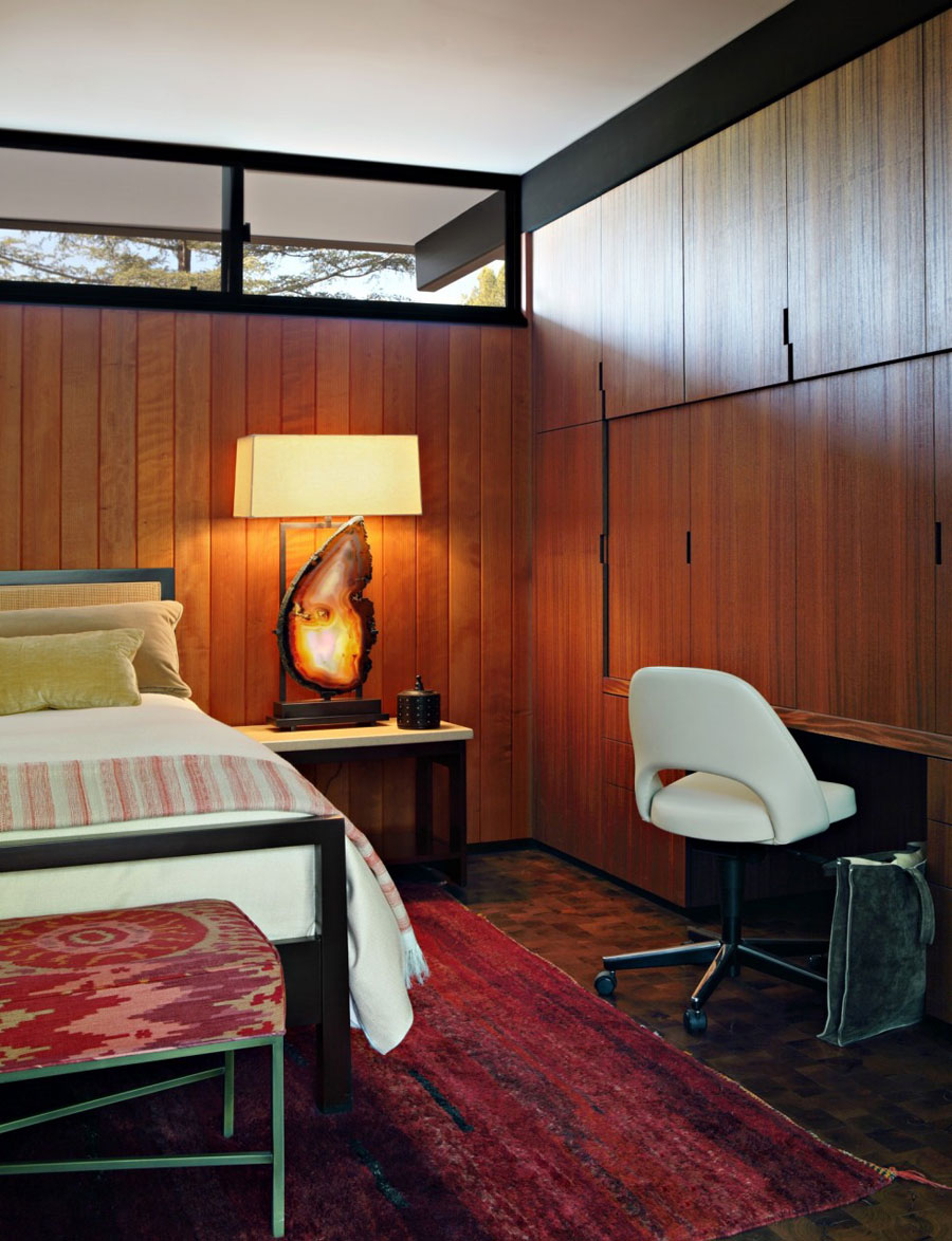 Mid century modern house decorated with an impeccable taste  7