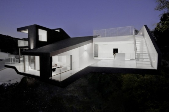 Minimalist Black-And-White House On The Hollywood Hills