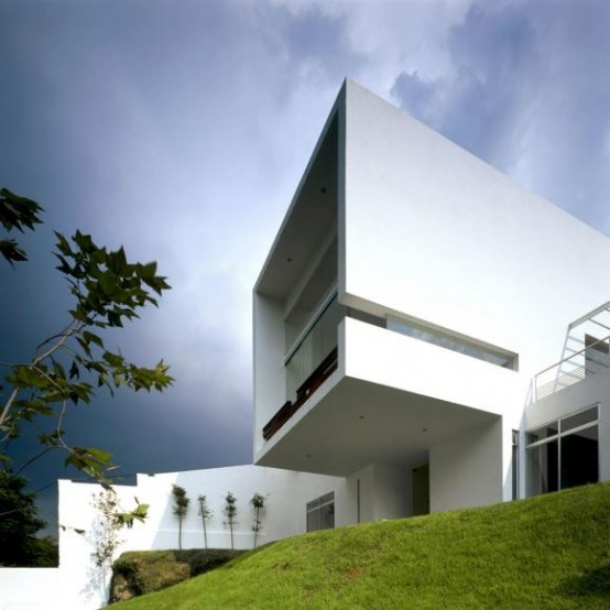 Minimalist House Divided on Two Layers – Cube House by Agraz Architects
