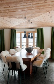 modern-chalet-with-wood-clad-interiors-and-touches-of-green-4