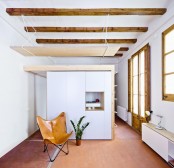 modern-house-design-with-lots-of-wood-and-exposed-beams-2