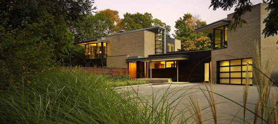 Contemporary House on Footprint of Pre-Existing Bungalow – Ravine House by KPMB