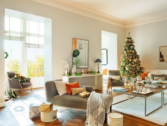Modern Spanish House Decorated For Christmas