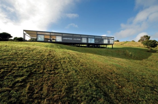 Stunning New Zealand Glass House With Minimalist Interiors