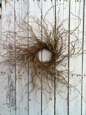 such a twig textural wreath will be a nice solution for Halloween, it’s scary and bold