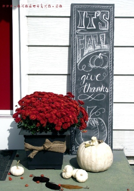 Welcome your guests at Thanksgiving with a DIY chalkboard sign.