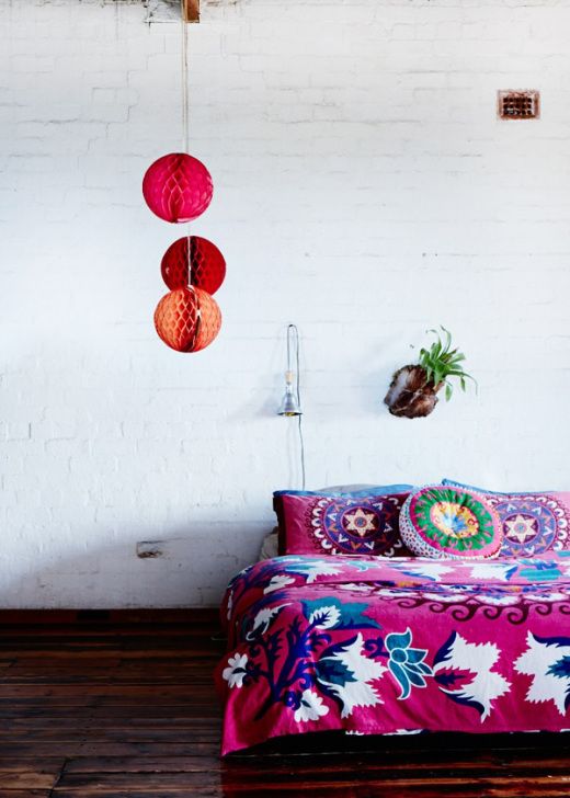A colorful, patterned duvet looks best with simple surroundings like monochrome walls and floors.