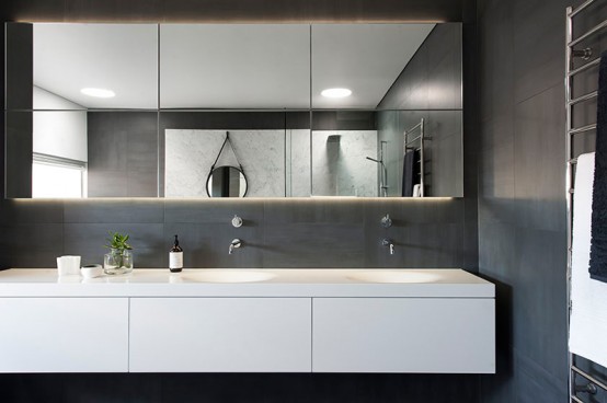 Refined Yet Minimalist Bathroom Design With Greenery