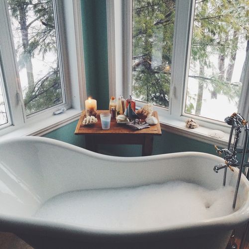 Relaxing soaking tubs with cool therapeutic designs  6