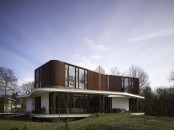 Retro Futuristic House Deisgn