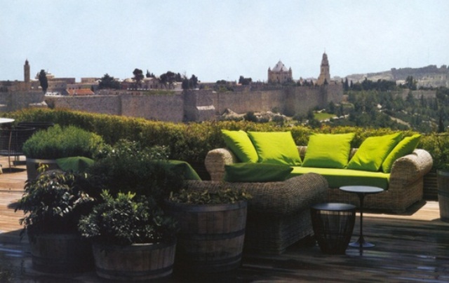 Transform a rooftop terrace into a lush garden retreat to get some fresh air in the middle of a city.