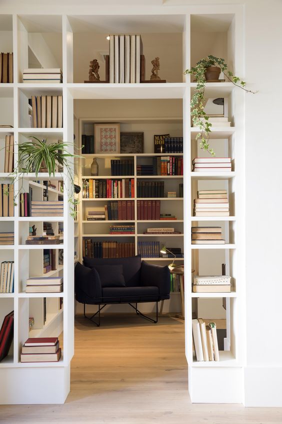 Smart ideas to organize your books at home  4