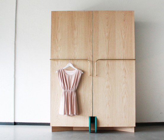 Smart Walk-in-Closet As  A Mini-Fitting Room