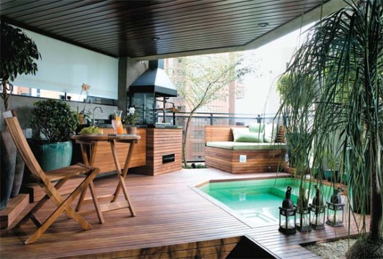 Cool Open Spa Area On The Apartment’s Balcony