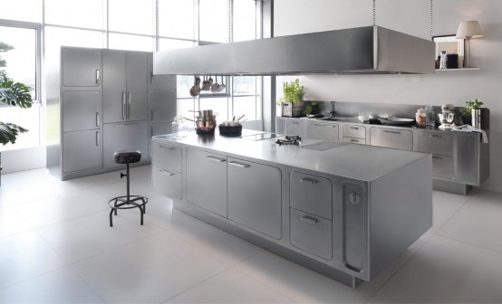 Stainless Steel Kitchen Designed For At-Home Chefs