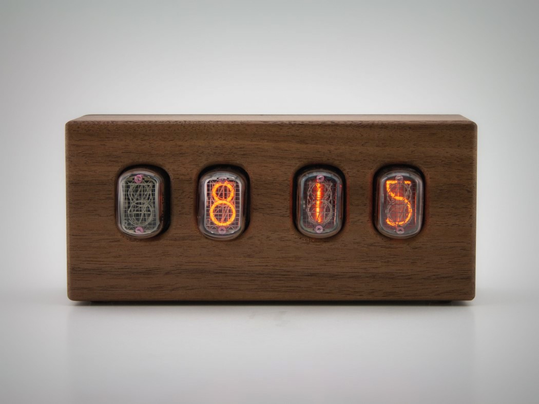 Steampunk nixie clock that requires little power  3