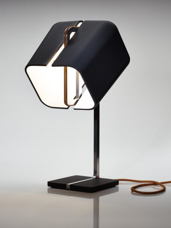 Stylish Aligned Lamp With A 360 Degrees Rotation