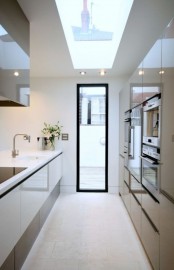 stylish-and-functional-narrow-kitchen-design-ideas-16