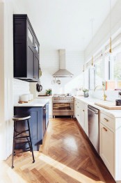 stylish-and-functional-narrow-kitchen-design-ideas-17
