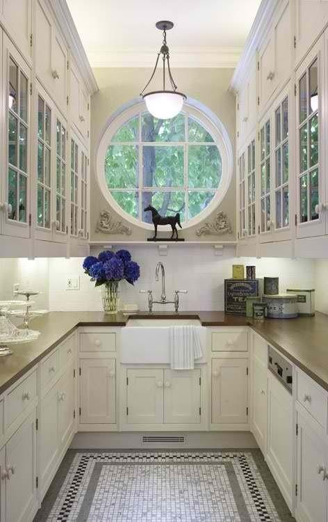 Stylish and functional narrow kitchen design ideas  23
