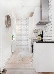 stylish-and-functional-narrow-kitchen-design-ideas-9