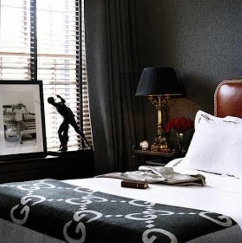 Black bedrooms always look more masculine than feminine so thing about choosing this color as the main one.
