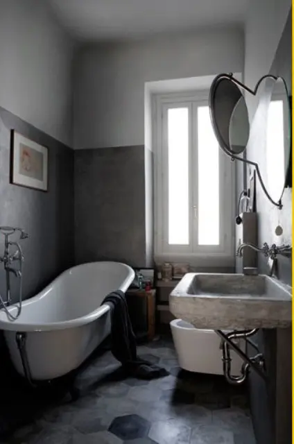 This color scheme forces you to focus on the star of the show: that gorgeous clawfoot tub. 