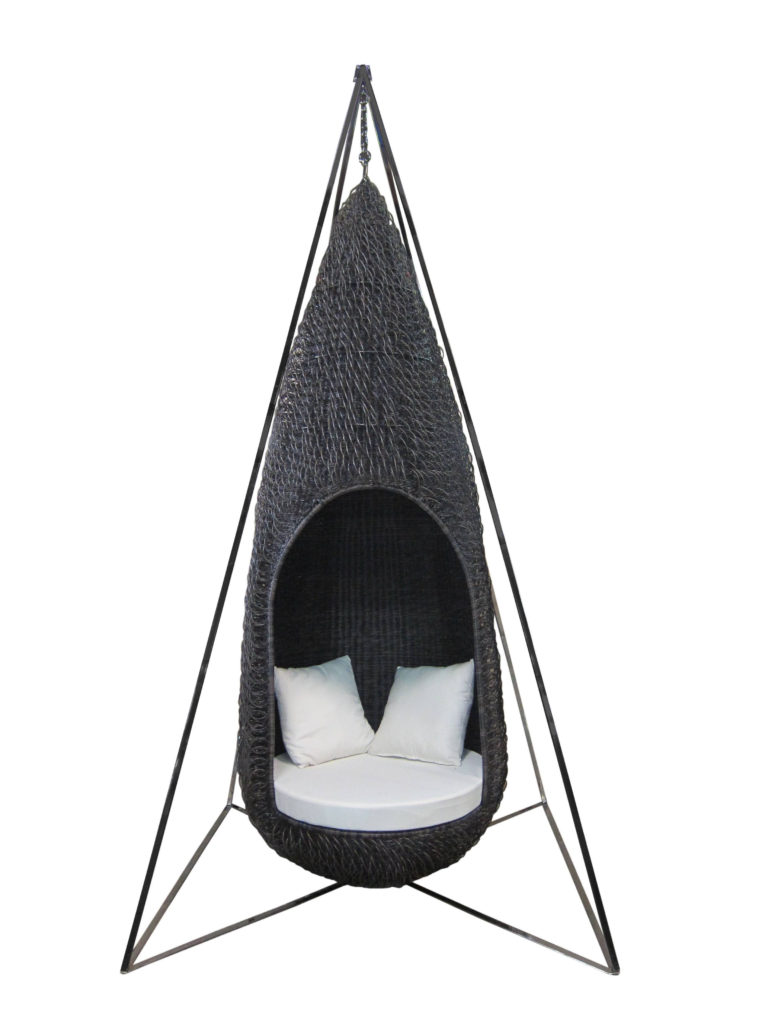 Sustainable grande dame swing for outdoors  1