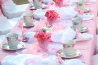 sweetest-baby-shower-table-settings-to-get-inspired-10