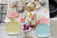 sweetest-baby-shower-table-settings-to-get-inspired-14