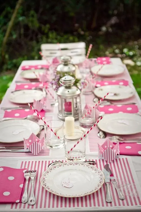 Sweetest baby shower table settings to get inspired  16