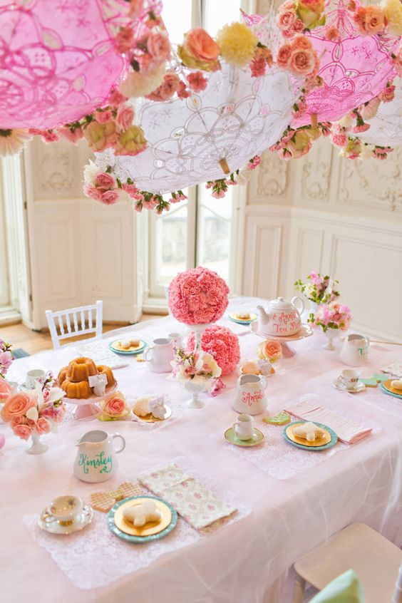 Sweetest baby shower table settings to get inspired  18