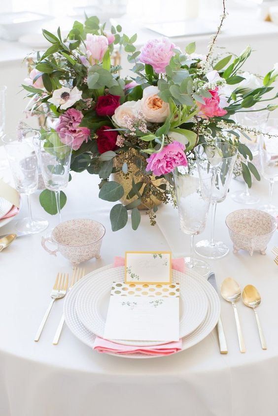 Sweetest baby shower table settings to get inspired  24