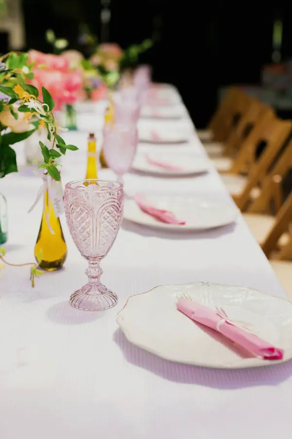 Sweetest baby shower table settings to get inspired  25