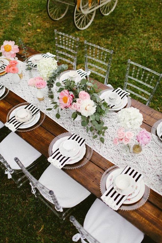 Sweetest baby shower table settings to get inspired  32