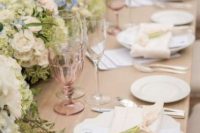sweetest-baby-shower-table-settings-to-get-inspired-34