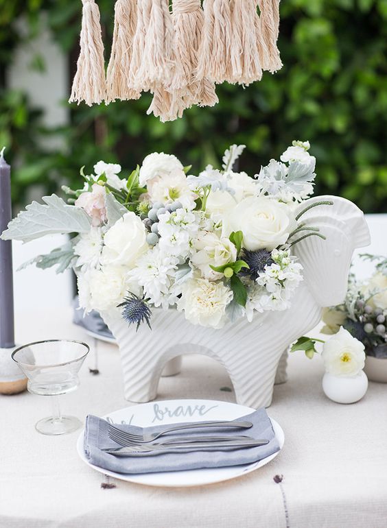 Sweetest baby shower table settings to get inspired  35