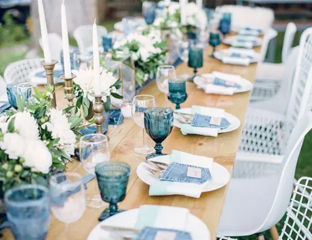 Sweetest baby shower table settings to get inspired  38
