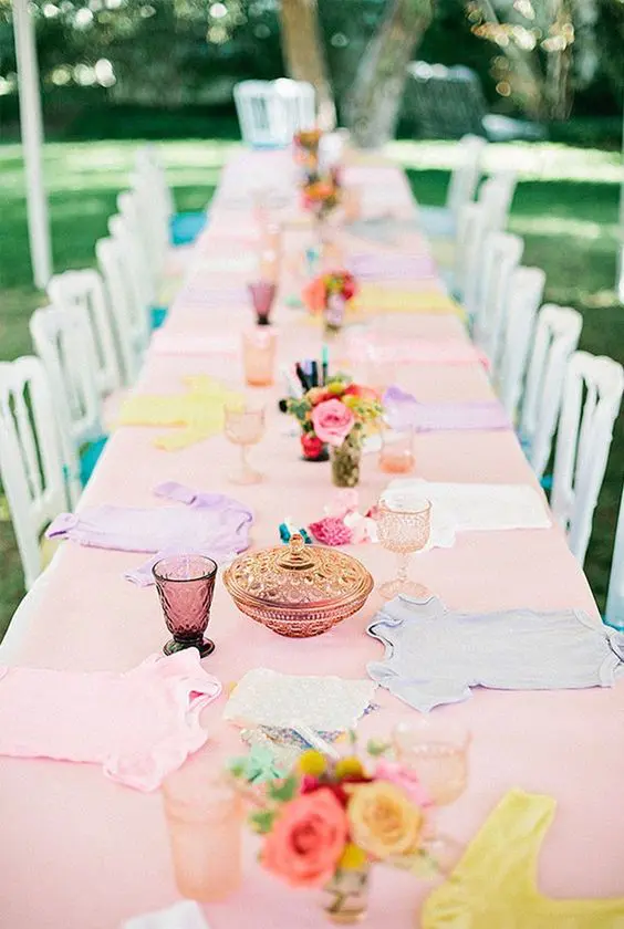 Sweetest baby shower table settings to get inspired  6